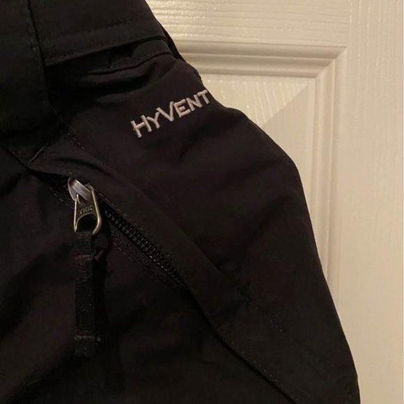 Like new  Northface  Snowpant, water proof pant or sport pant -Youth XL - Picture 2 of 9